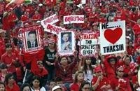 Cảnh sát Bangkok đối phó với biểu tình của phe Áo đỏ